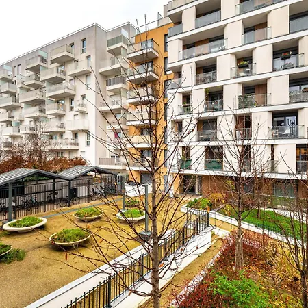 Apartament Guestready - Chic Avec Balcon Saint-Denis (Seine-Saint-Denis)